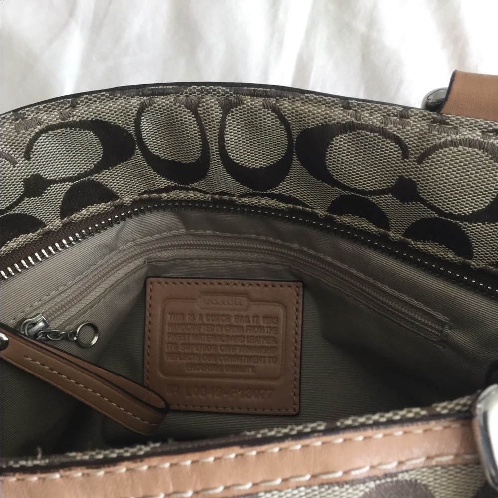 Coach Handbag - Picture 6 of 7